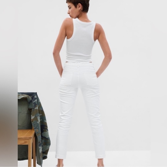 AS IS NWT! GAP Optic White Mid Rise Girlfriend Jeans with Washwell - 6P/28P🩵 - Picture 4 of 7